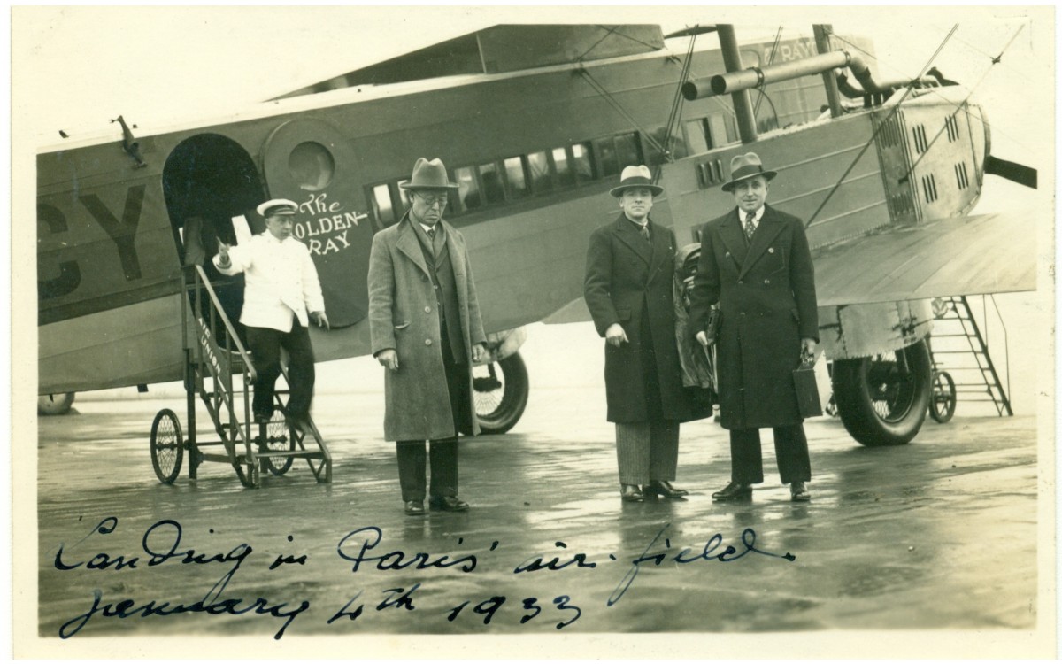 제네바 군축회의 참석차 런던에서 제네바로 향하는 도중 파리비행장에 내린 이승만 (1933년 1월 4일)<br />